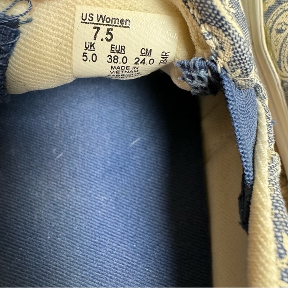 Vans Classic Slip On Low Top Sneakers Sk8 Blue White Paisley   Women’s Sz 7.5 - Picture 6 of 6